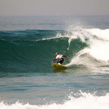 Surfivor Surf Camp Hotel Езмориз Екстериор снимка