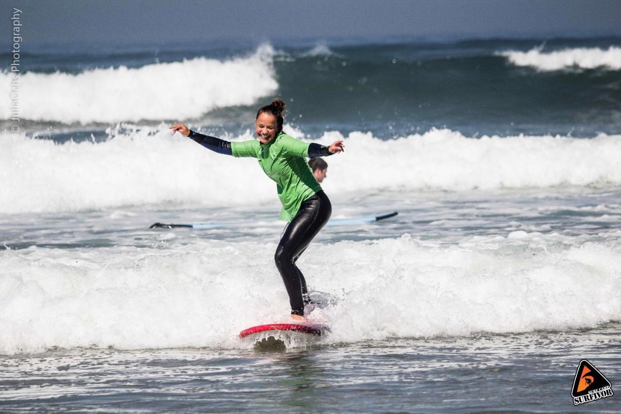 Surfivor Surf Camp Hotel Езмориз Екстериор снимка