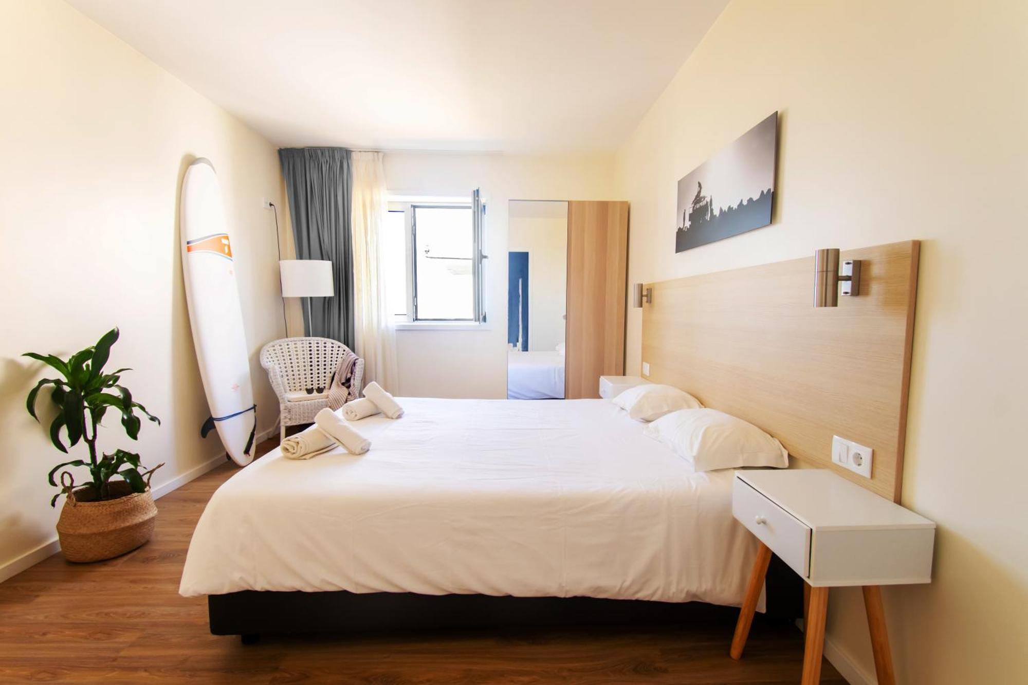 Surfivor Surf Camp Hotel Езмориз Екстериор снимка